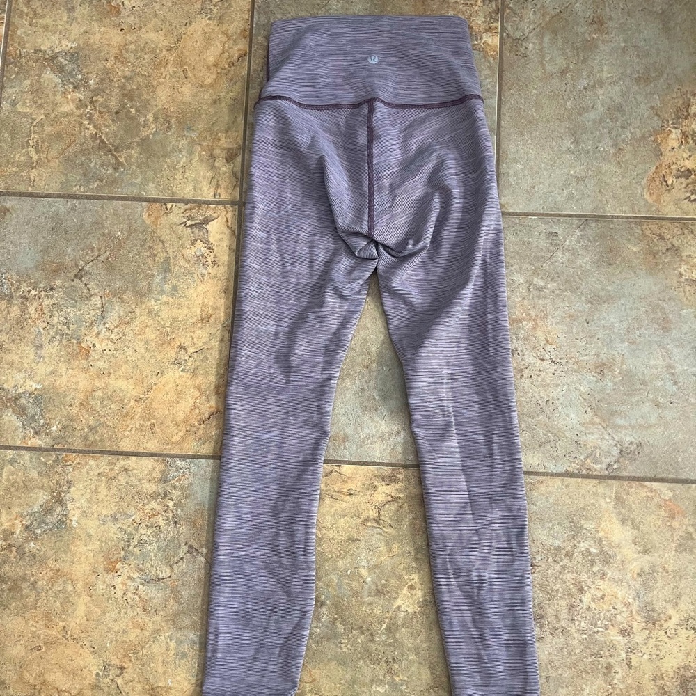 Lululemon wunder under HR(high rise) in mulberry currant tight 25”